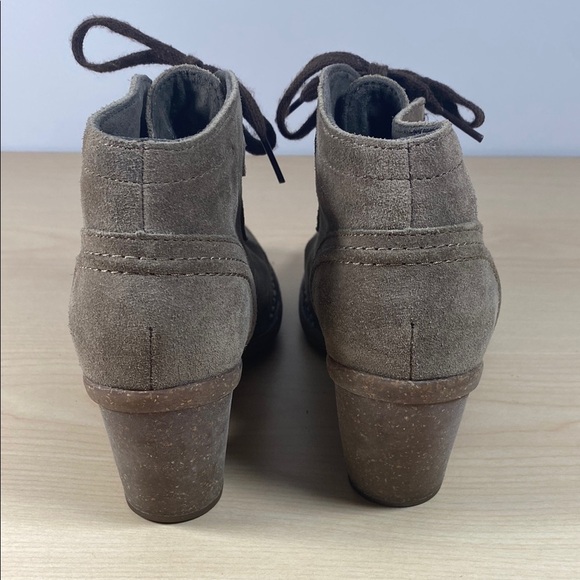 Clarks Dark Taupe Suede Lace Up Ankle Boots with 2.5” Heel - Picture 3 of 9
